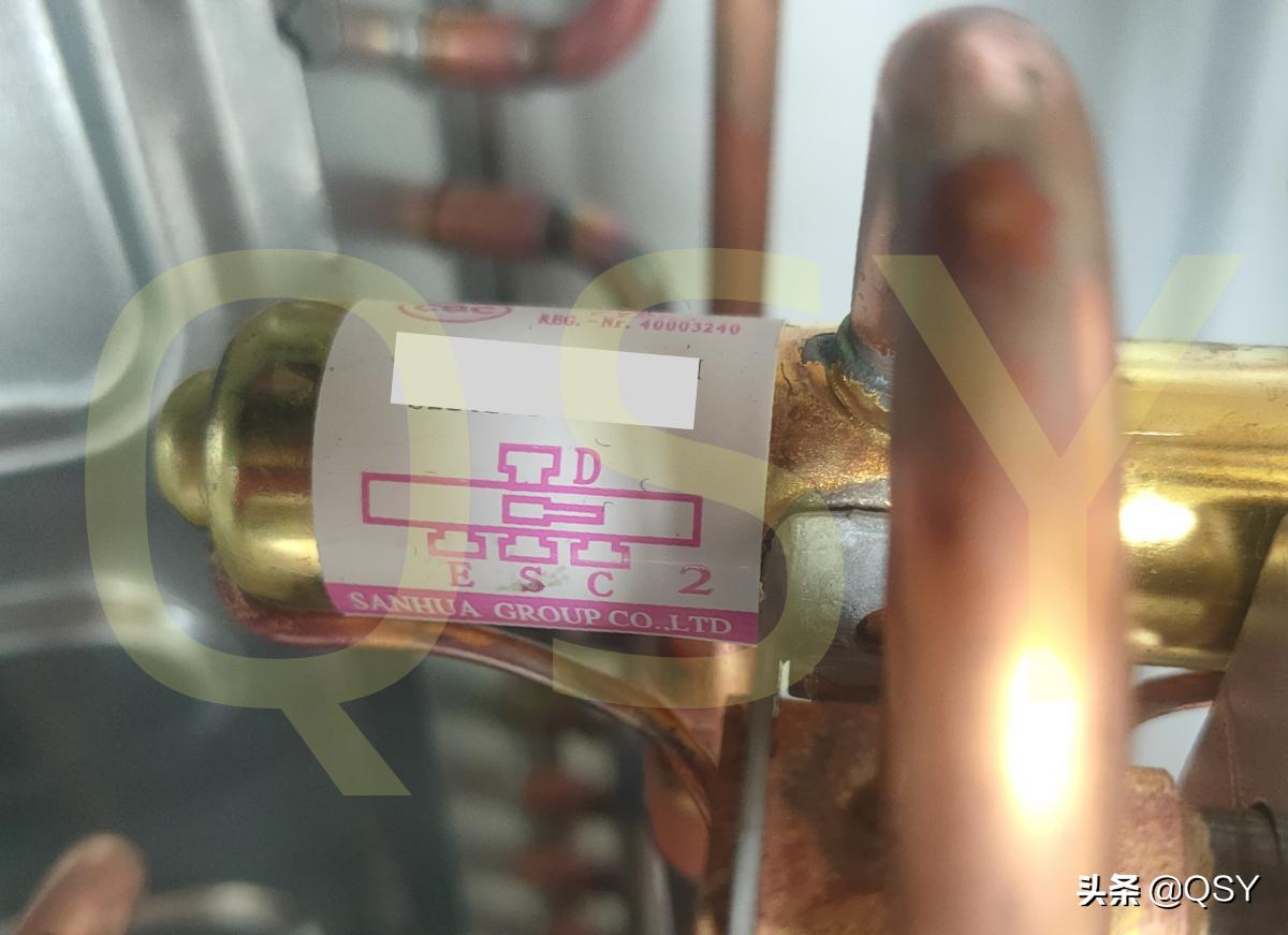 美的空调风尊旗舰版外机,美的空调风尊科技版拆解