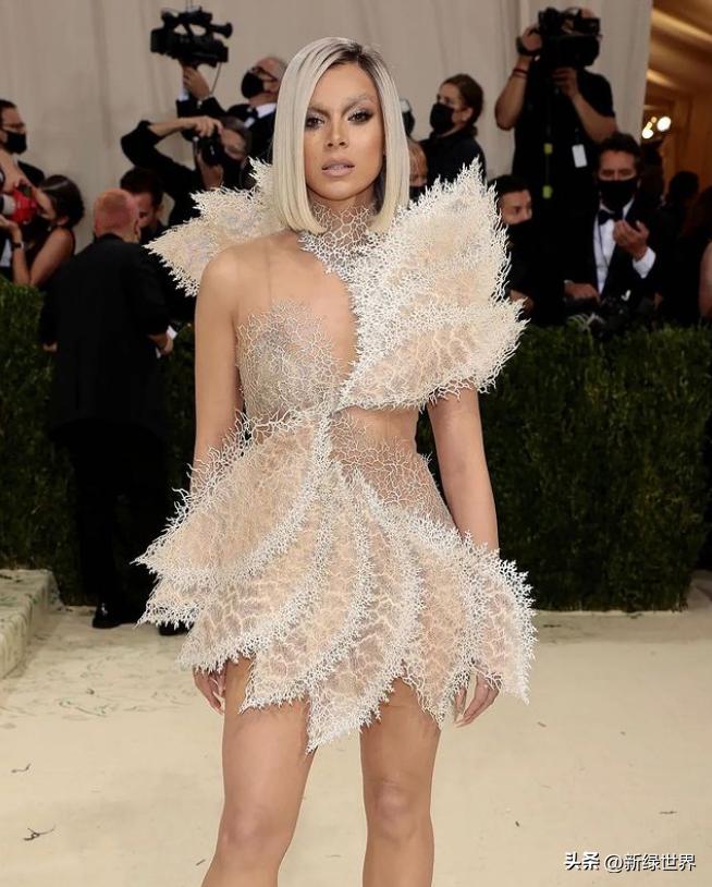 纸艺作品绘画,千变万化的纸艺术作品