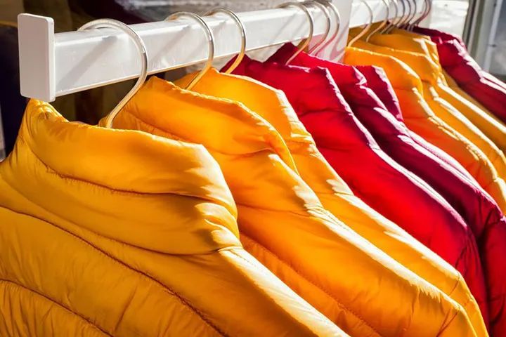 外贸订单急剧增,轻薄羽绒服外贸出口公司