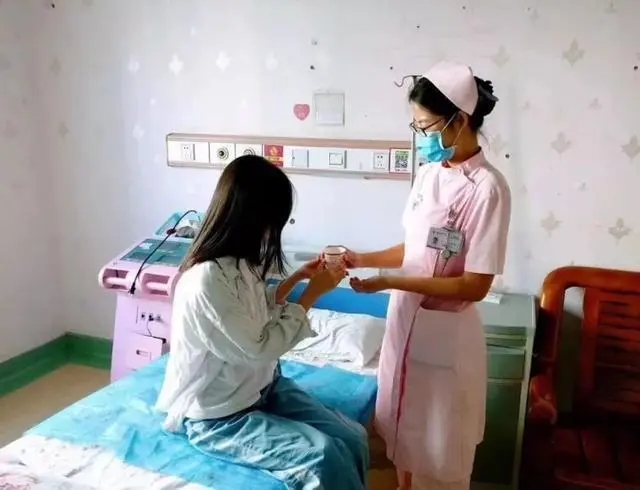 当代啃老年轻人现状,深度还原当代年轻人啃老