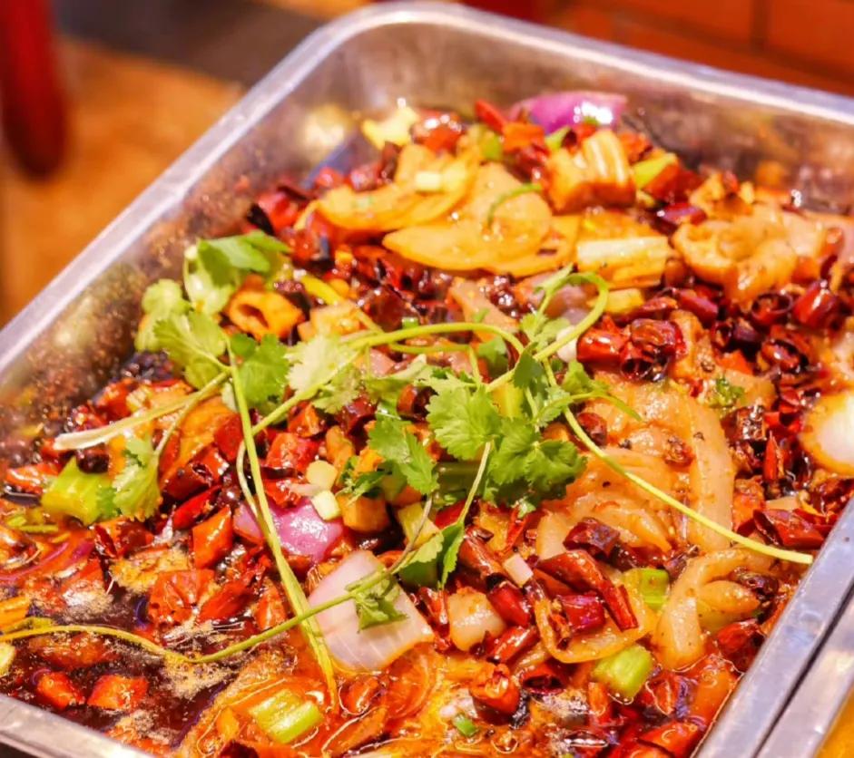 来万州吃一次正宗万州烤鱼,万州烤鱼什么味道正宗好吃