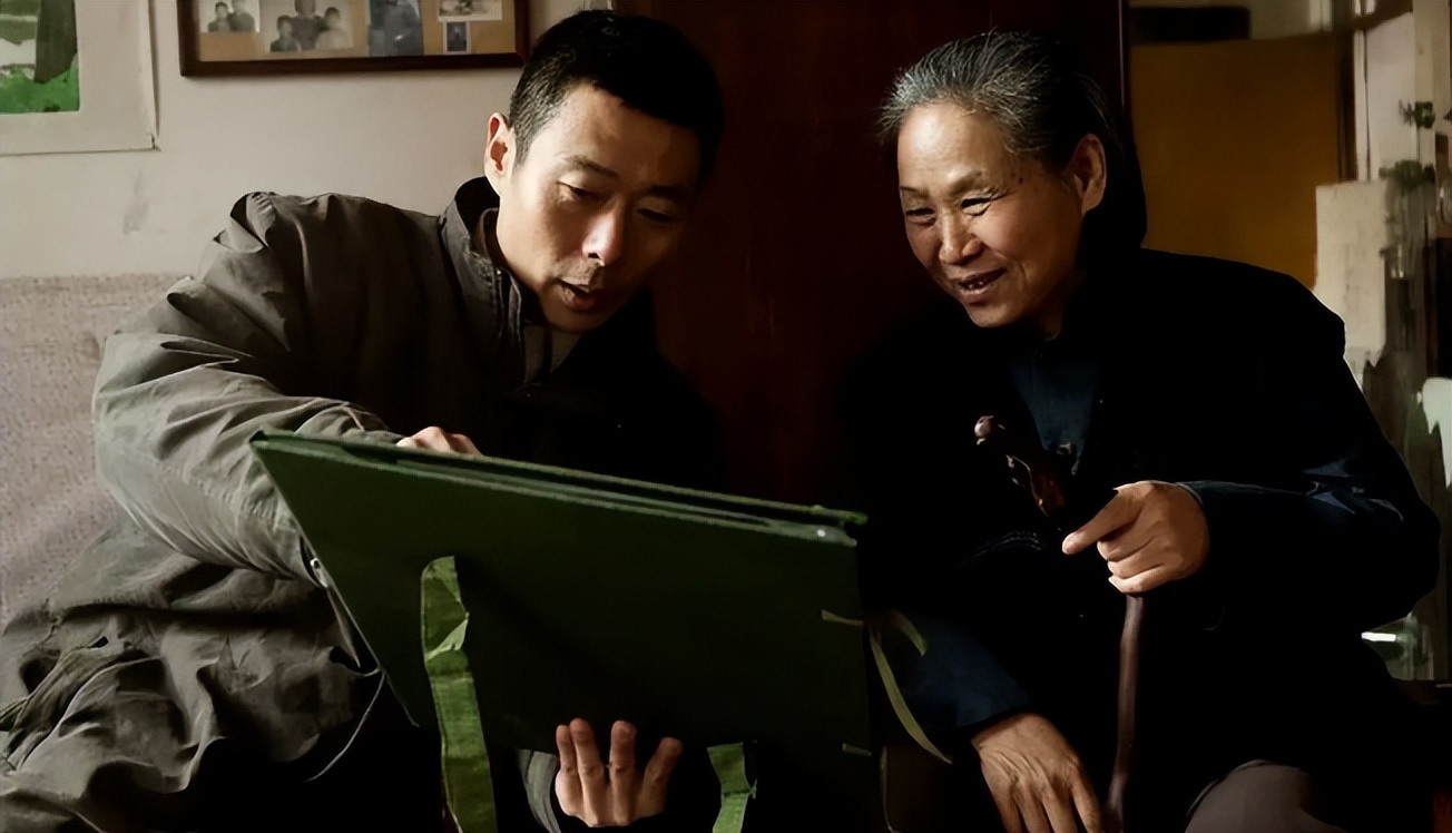 苇青演疯老太太,老太太演员苇青