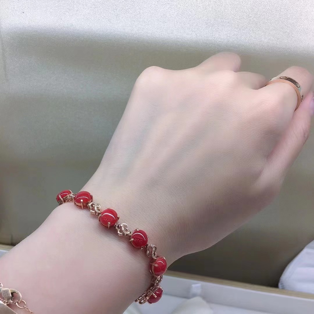 特别细的手链怎么戴,戴便宜表丢人吗