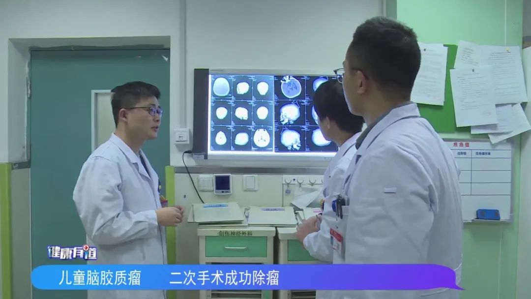 1岁的小孩总呕吐怎么回事,儿童持续一个月头疼呕吐怎么回事