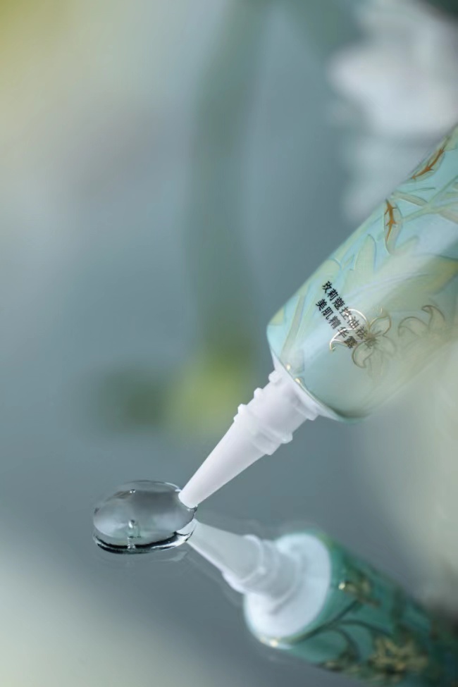 鐜帀钄荤鐥樻帶娌圭編鑲岀簿鍗庨湶鐢ㄦ硶,鐜帀钄绘姢鑲ゅ瑁呯帿鐟扮簿鍗庢补