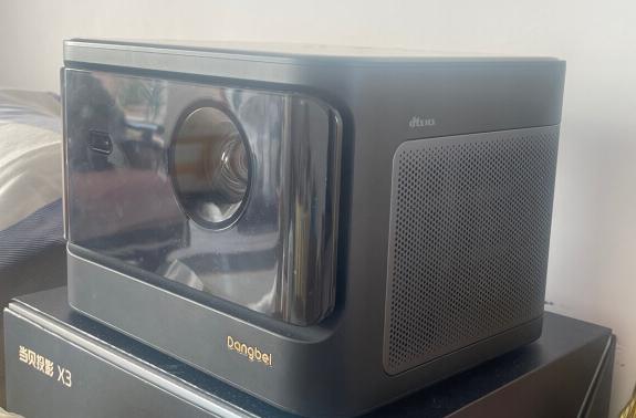 宏碁投影仪e8630与爱普生tw7000,4k家用激光投影仪评测对比