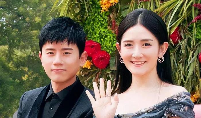 谢娜母女照片对比,谢娜晒两女儿合照