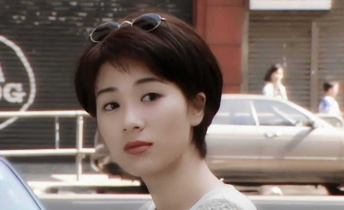 论女星的短发角色，只服这10位港台女神！热巴等人就别硬上弓了