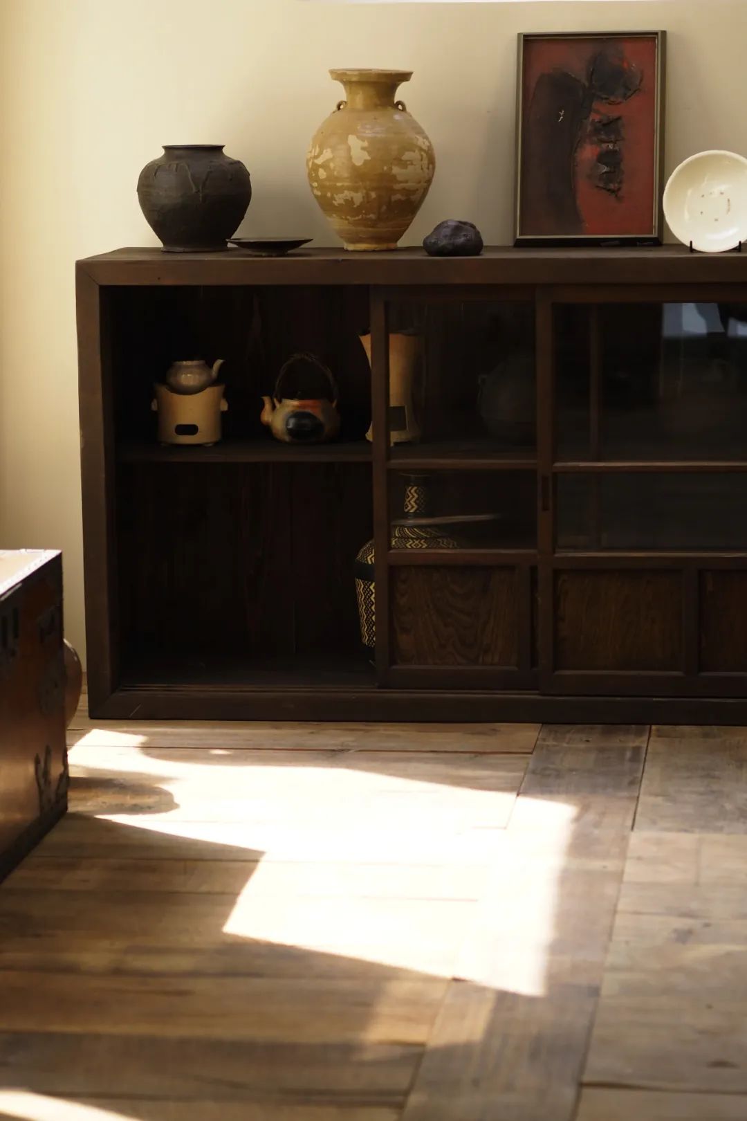 放弃高薪工作，在400m²的“小窝”里，造一所古道具商店