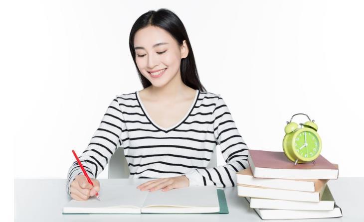 专职写作5年靠自媒体写作赚到了,写作自媒体收益怎么样