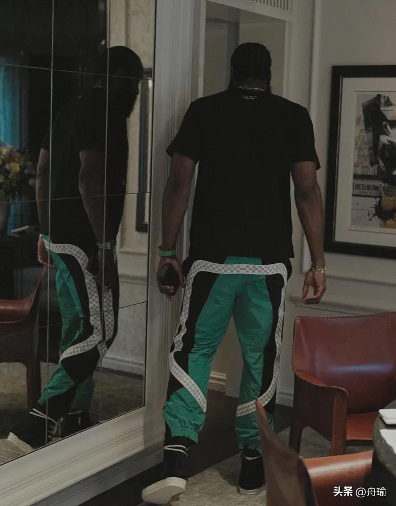 NBA早报：杜兰特交易因纳什，湖人发布75周年球衣，AI版历史最佳