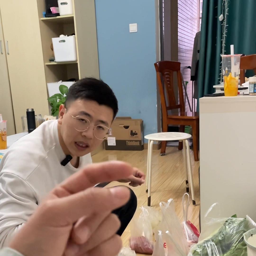 95后在武汉租房的生活,95后小夫妻晚餐