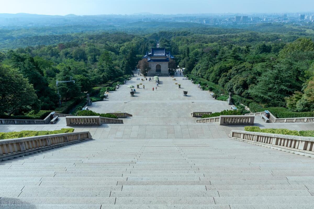 喜欢美食的朋友不要错过,喜欢美食的人要去哪些城市旅游