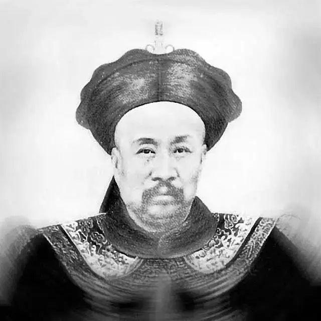 农民捡到清代物品,农民在自家发现了一箱清朝文物