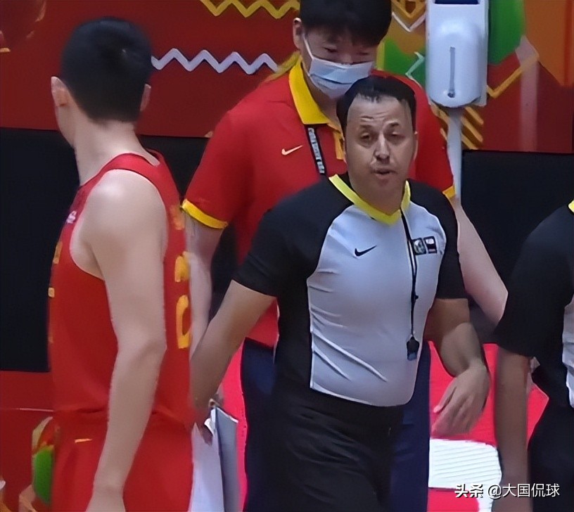 ​亚洲杯裁判昏哨？杜锋赛后一针见血，赵睿孙铭徽禁赛悬念揭晓