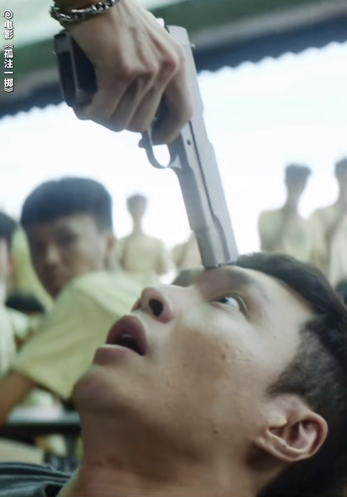 孤注一掷原型结局,孤注一掷原型亲手为18岁儿子收尸