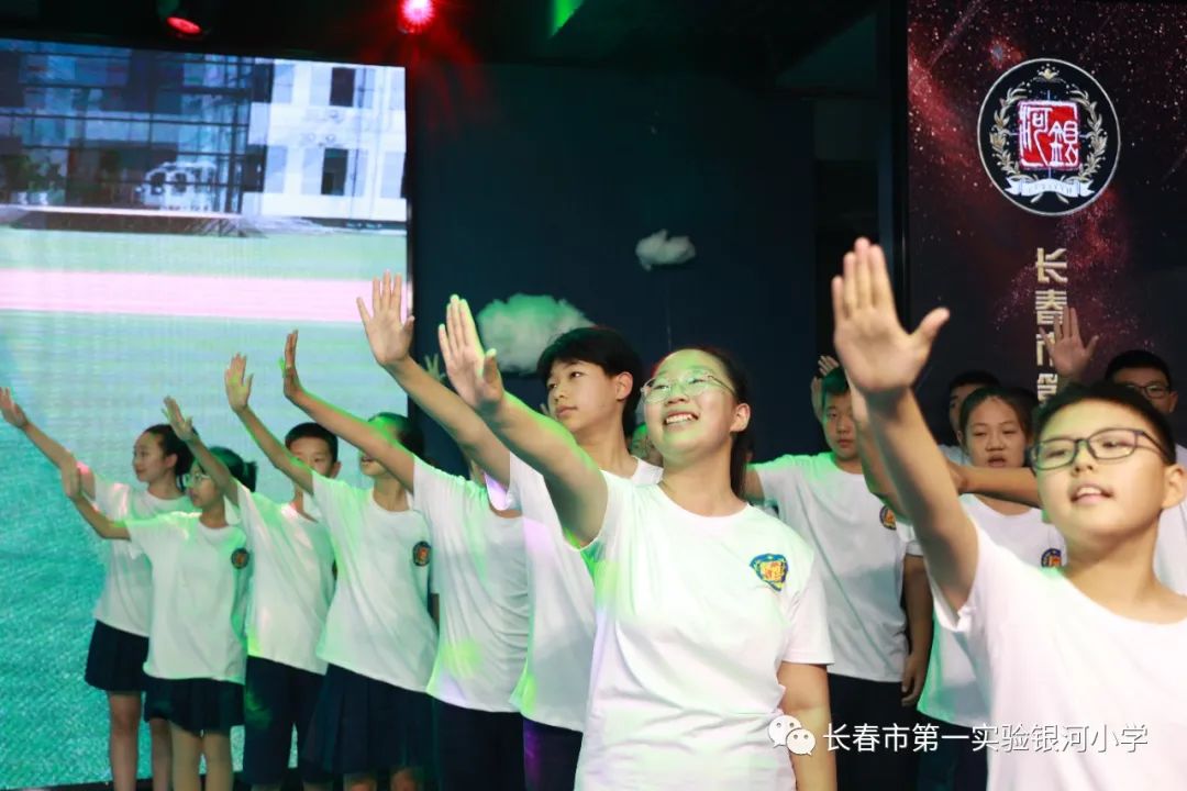 小学毕业典礼的超燃视频,最棒的小学毕业典礼