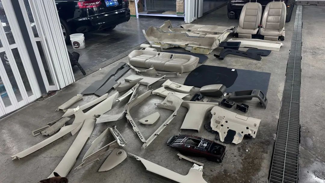 大哥买奥迪a6,奥迪a6c5老车翻新满血复活