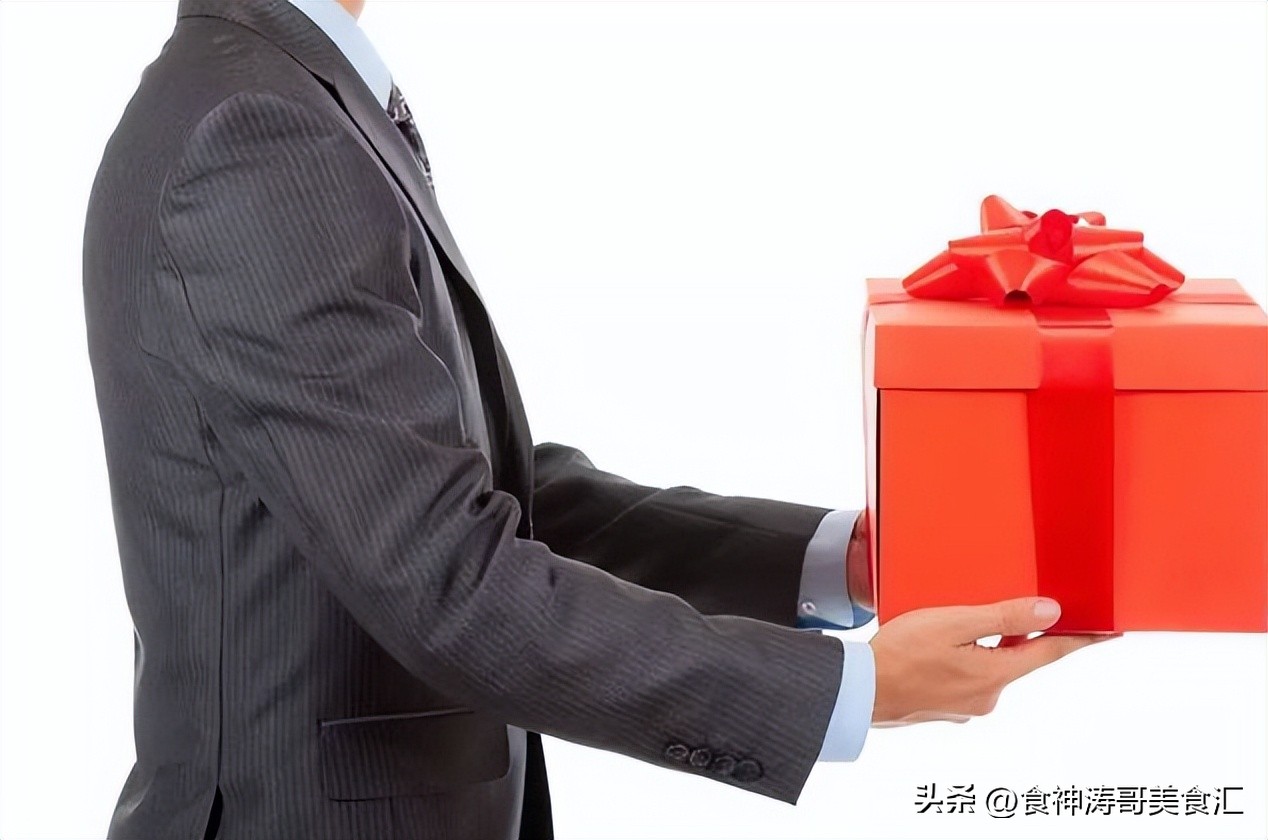 给大领导拜年送礼如何发信息,给比较熟的领导拜年送什么礼