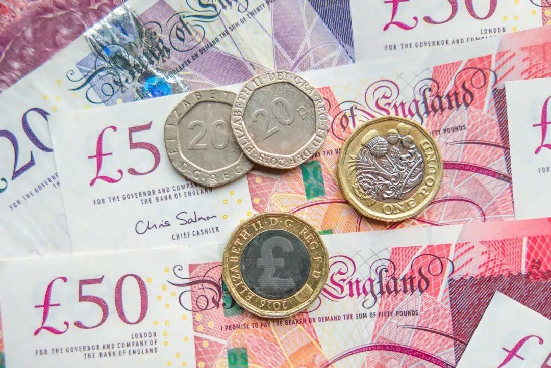 普京不用动手了？英国收到坏消息，拱火俄乌报应来了