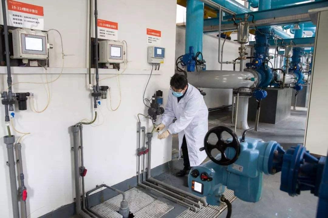 电热水壶烧的水损害神经还致癌,一直喝电热水壶烧的水有害吗