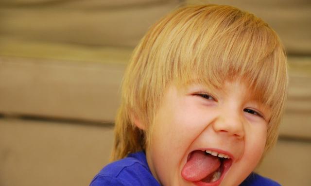 婴儿剃头伤头皮怎么处理,宝宝剃头怎样不伤头皮