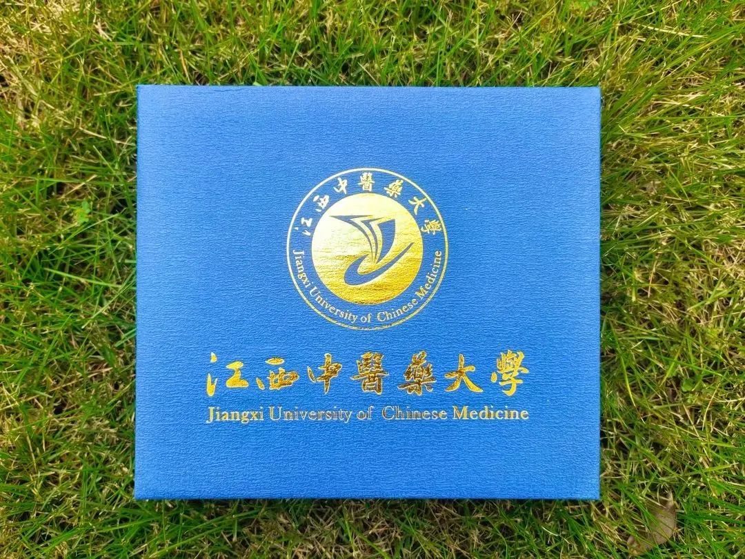 学生给学院送什么毕业礼物好,高校毕业礼物走心又暖心