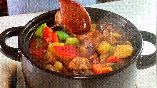 自己在家做黄焖鸡要用高压锅吗,在家不用黄焖鸡料怎么做黄焖鸡