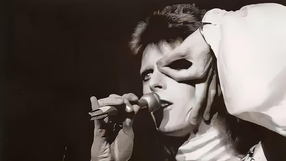 大卫鲍伊时尚风格,大卫鲍伊和妻子伊曼