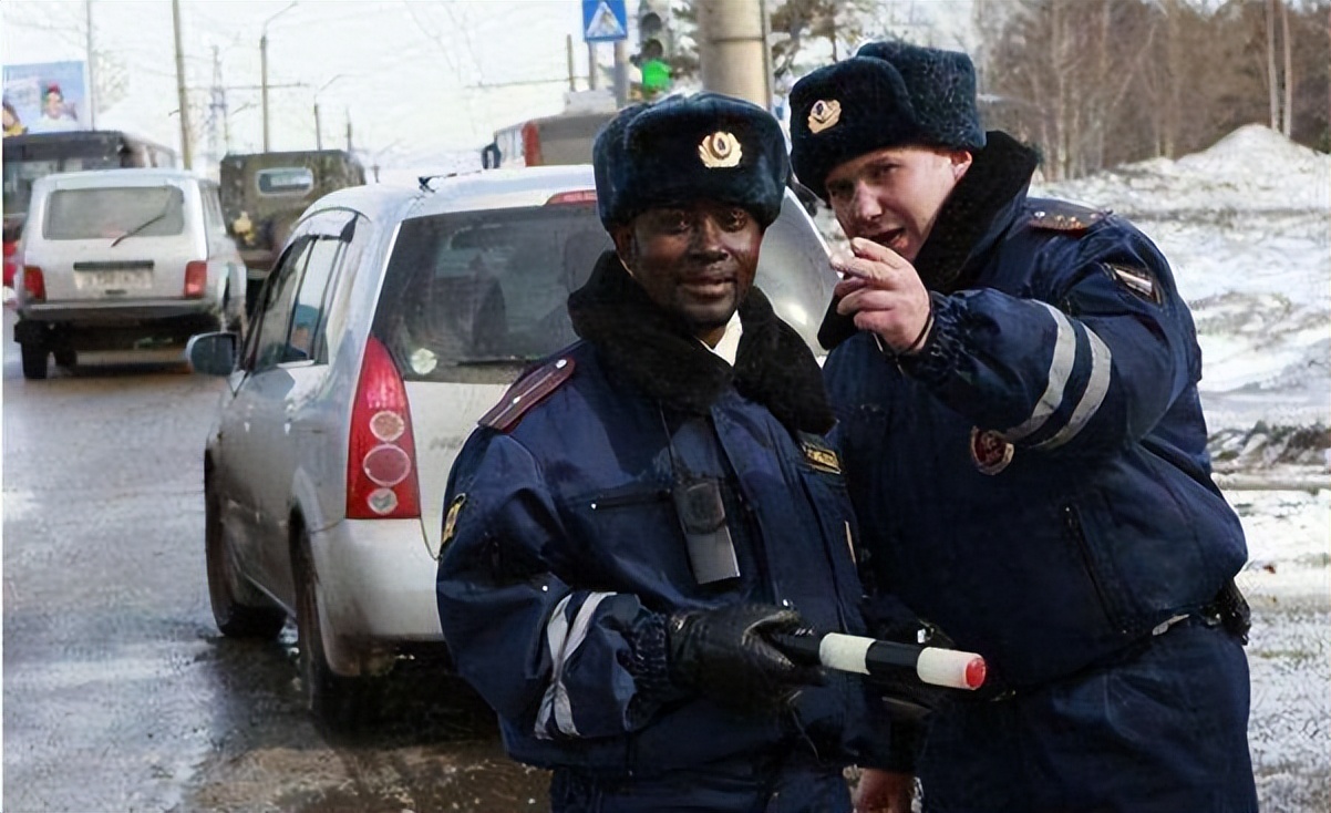 同样都是白人国家，为什么俄罗斯黑人占比只有1%，乌克兰是0.5%？