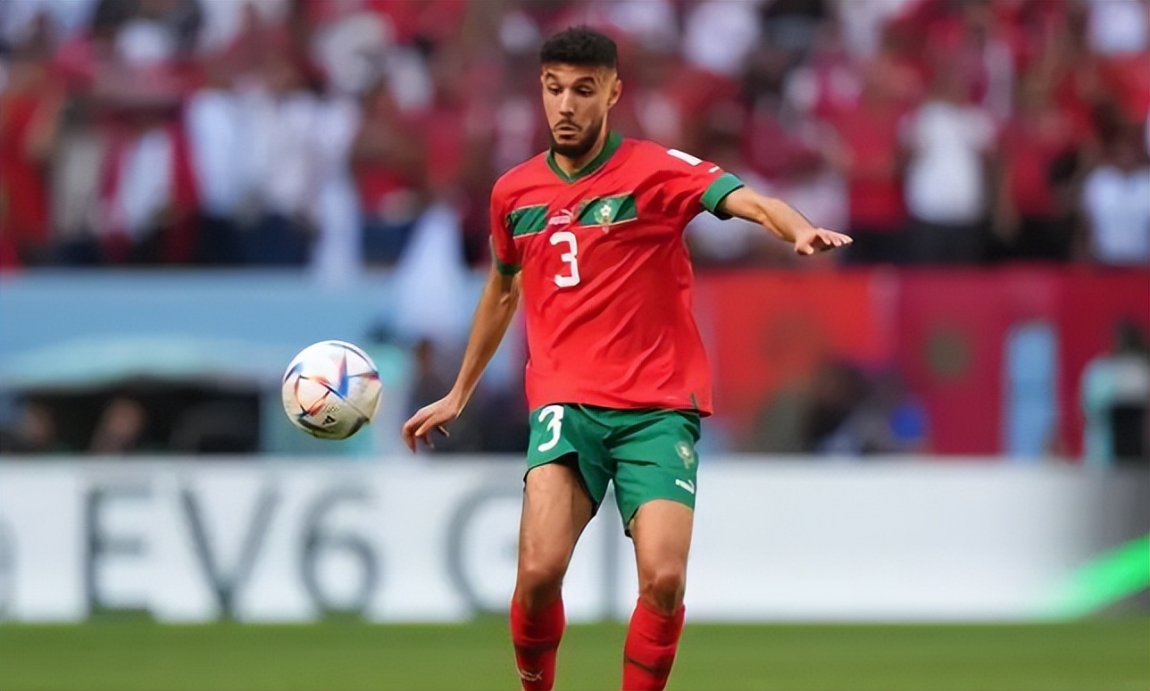 世界杯姆巴佩传射吉鲁梅开二度,世界杯姆巴佩迪巴拉解围