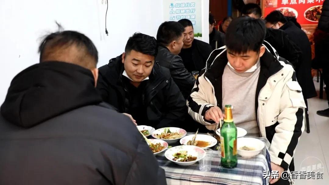 吃货说它是“盒饭界”的天花板，有人一次干掉六碗饭