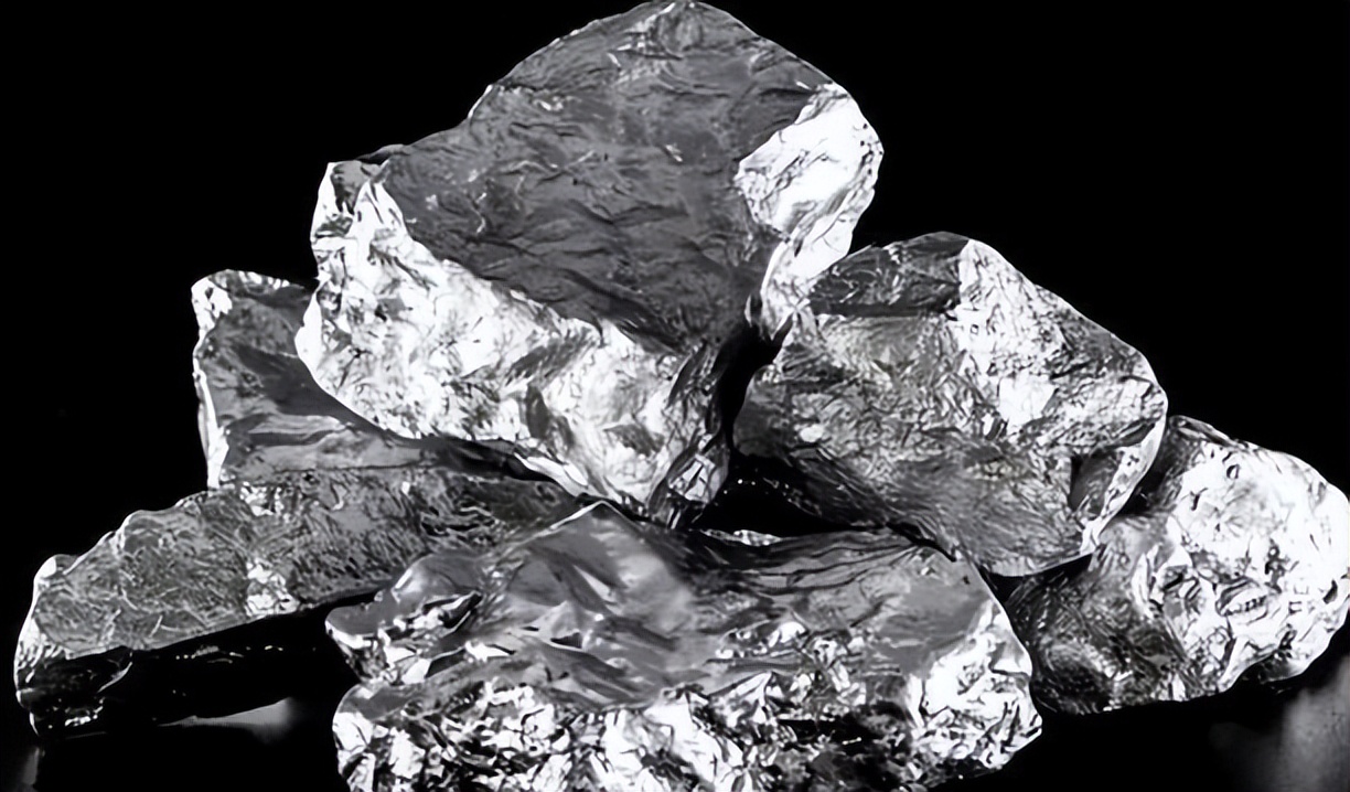 7月10日下午，国际又发生五件大事，中国给美国送上“大礼”！