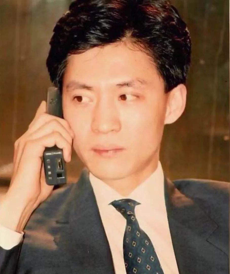 中国第一位办手机号码的人，当时号码随便选，最终他挑了什么号？