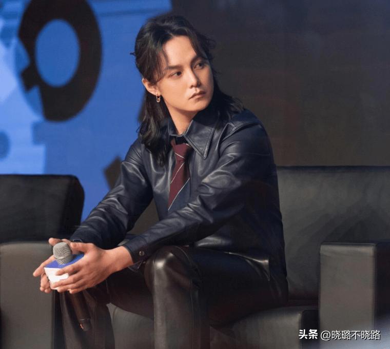 不受欢迎的三种男生发型,男生什么发型会让女生觉得呆板