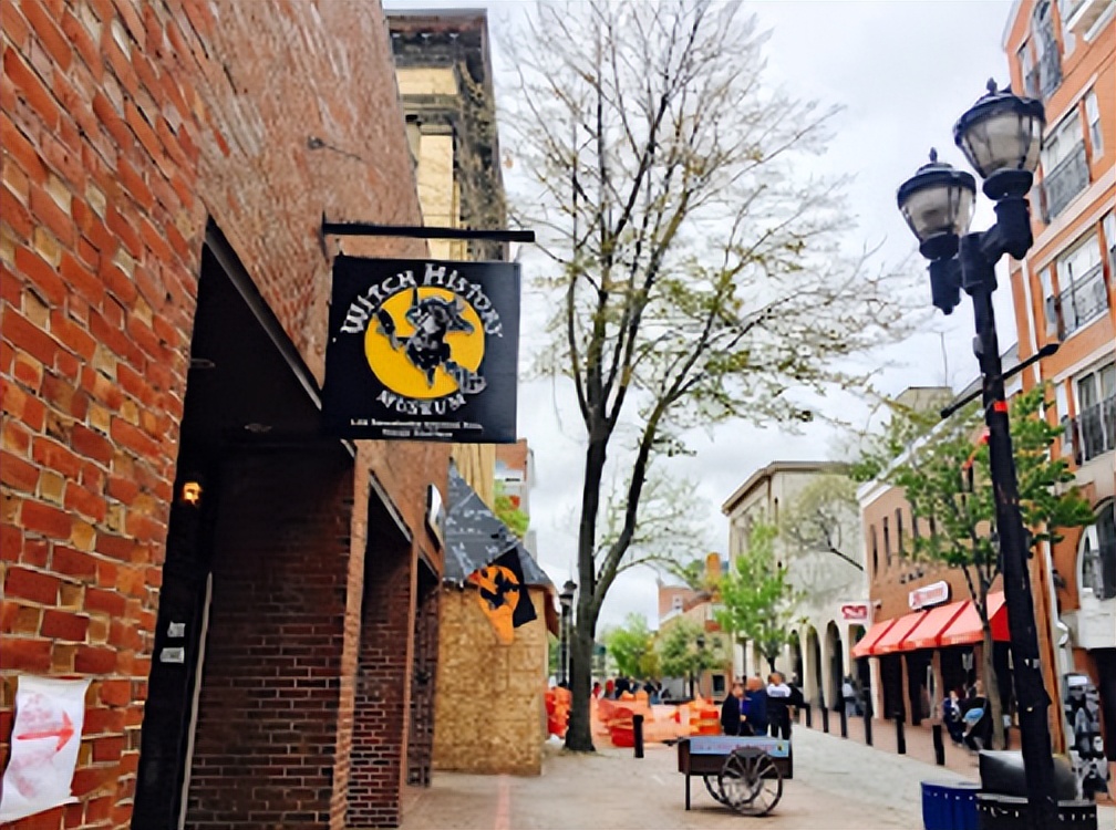 从巫镇到圣镇，一个女巫审判故事缘何转为万圣节狂欢之都