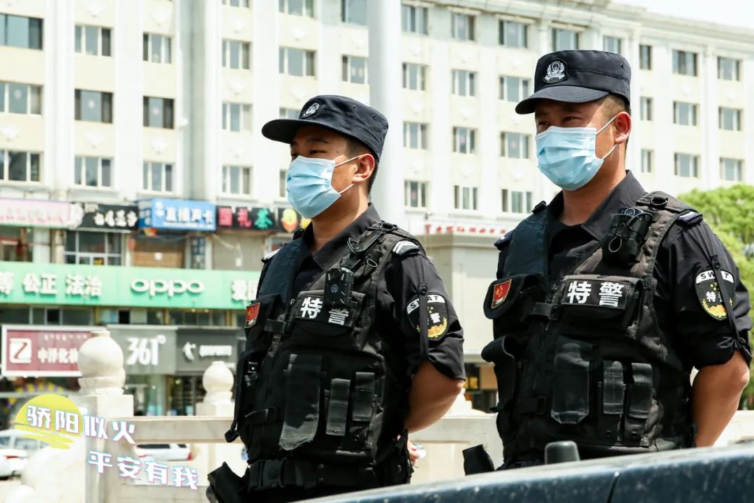 致敬高温下的守护,致敬烈日下的守卫人