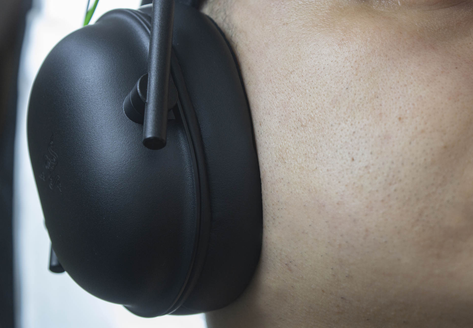 razer雷蛇旋风黑鲨v2x和平精英,雷蛇旋风黑鲨V2游戏耳机