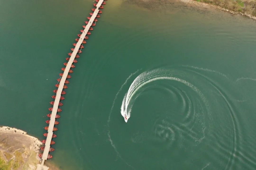 【上饶天下SHOW之铅山县】百年浮桥沧桑，百里信江画廊，辛弃疾巨雕缘何背城北望？