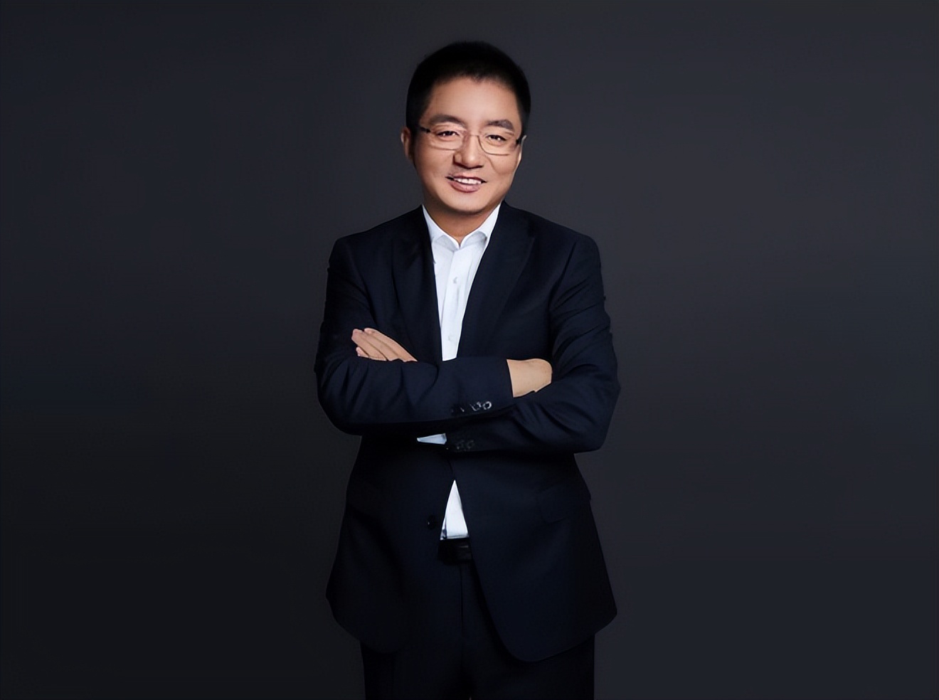 王慧文“托孤”，光年之外“上岸”