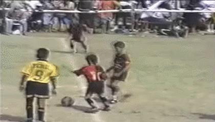 从侏儒到球王的小说,从侏儒症患者到世界球王的电影