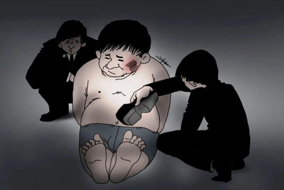 民警抓捕吸毒人员受伤,民警抓捕吸毒犯受伤