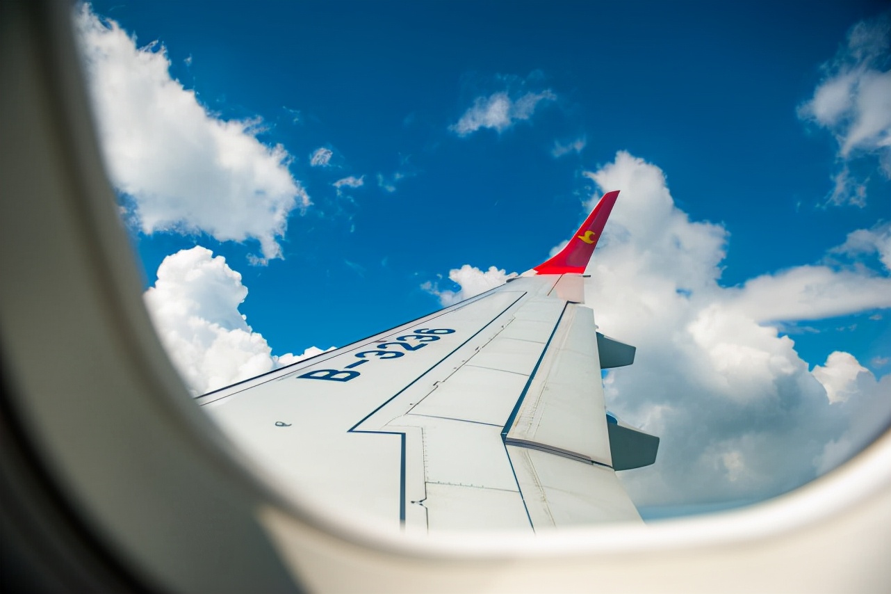 离贵州安顺最近的机场是哪里,贵州安顺普定的飞机场在哪里