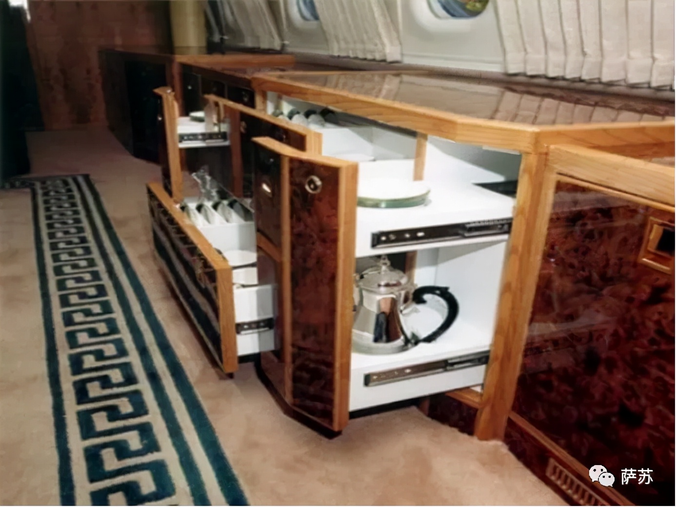 普京的座驾与拜登的座驾对比,拜登和普京下飞机视频