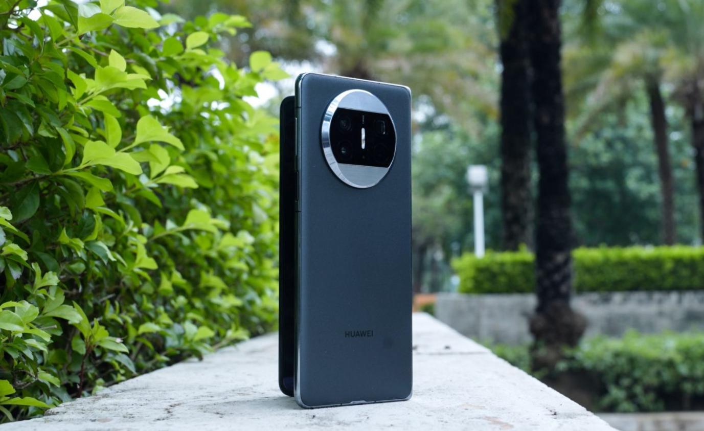 最新华为折叠手机matex3真实评测,华为折叠手机最新款matex3评测