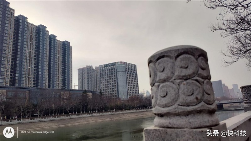 摩托罗拉edgex30全面屏版,摩托罗拉edgex30售价2999