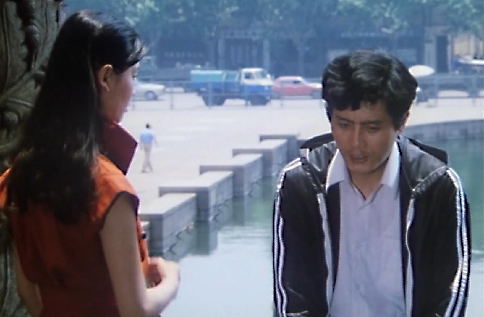 白雾街*杀凶**案：男人离奇死于电车，警方竟靠化妆品找到了有利线索