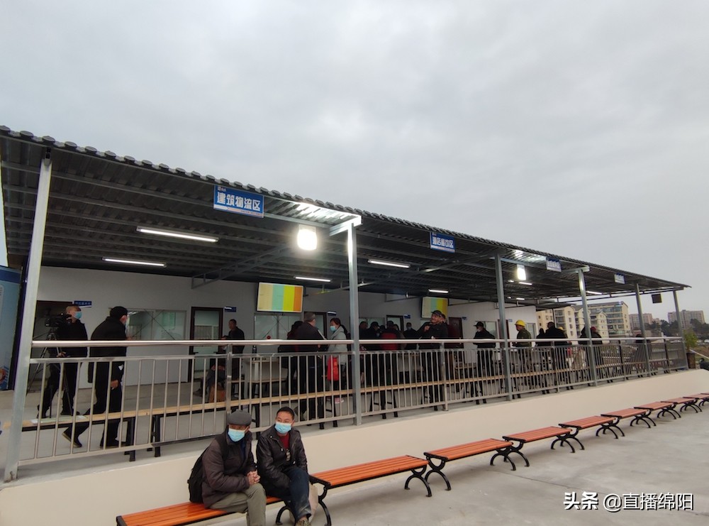 好揽活还不怕日晒雨淋，四川绵阳首个劳务,零工市场投用了