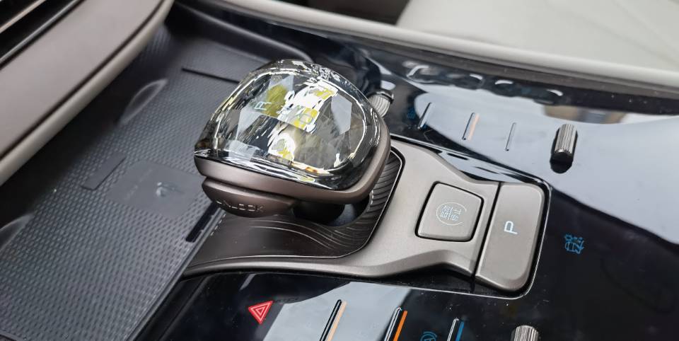 腾势d9最新试驾,腾势d9如何定义豪华全能mpv