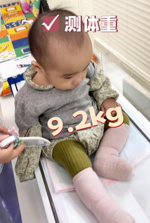 李亚鹏*女幼**手指反复脱皮，娇妻带女儿抽血检查，称与孕期地贫有关